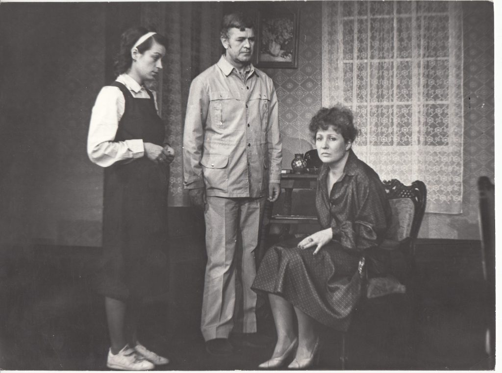 Teatrul Odeon se alătură celor care deplâng dispariția scriitoarei Ileana Vulpescu, care a plecat dintre noi miercuri, 12 mai 2021, la vârsta de 88 de ani. Romanul care a consacrat-o, „Arta conversației”