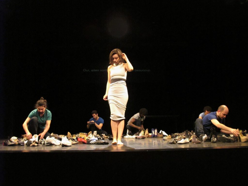 Compania 4.0, ARENA - asociație culturală si Teatrul Odeon prezintă joi, 20 iunie, de la ora 19.30, la Sala Studio, spectacolul Nimic, dar parcă-mi vine să mor, în cadrul Sezonului România-Franța 2019. Regie: Vlad Chiriță Text: Vlad Chiriță și Valentina Zaharia Coregrafie: Cristian Nanculescu Cu: