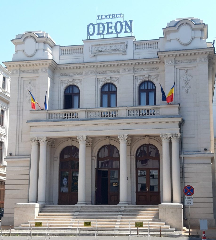 Dragi spectatori, Începem o nouă stagiune la Teatrul Odeon și vă așteptăm cu emoție, noutăți și bucuria reîntâlnirii! Urmăriți programul nostru pus în vânzare până pe 26 octombrie și alegeți spectacolele care vă inspiră